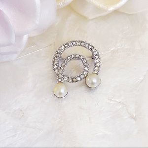 Vintage Marvella Rhinestone Swirl Faux Pearl Small Statement Brooch Wedding 1.5”